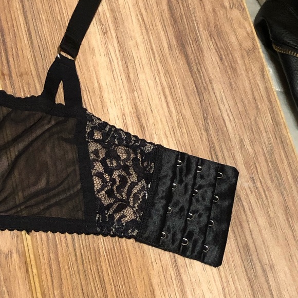 36C vs unlined mesh bra - Picture 7 of 7